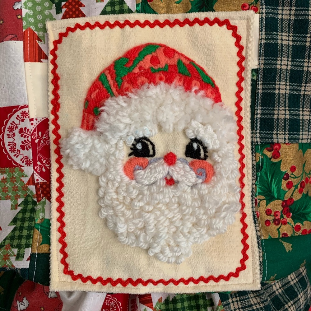 Cottage Christmas Santa Crewel Patchwork 80s - image 4